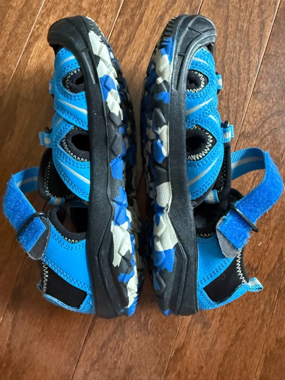 Merrell Blue and Black Kids Closed-Toe Water Shoes size 2